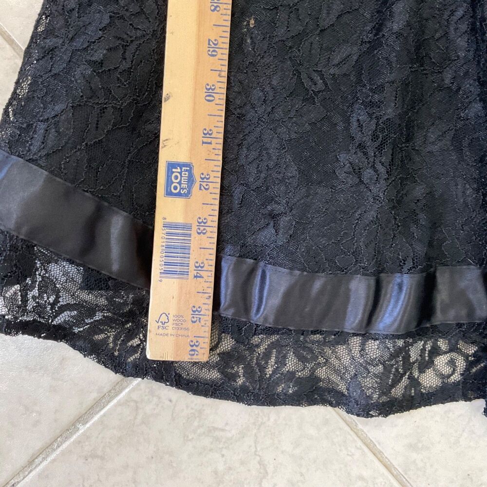 Tahari Petite V- Neck lace overlay fit n flare LBD Dress 4P Black sleeveless - Picture 6 of 11